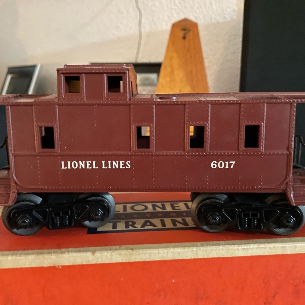 1958 Lionel caboose in box